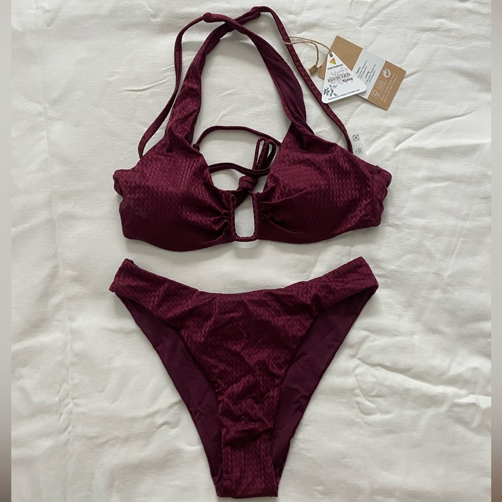 Berlook NWT sustainable Burgundy geometric U Neck Bikini Top and bottom size XS